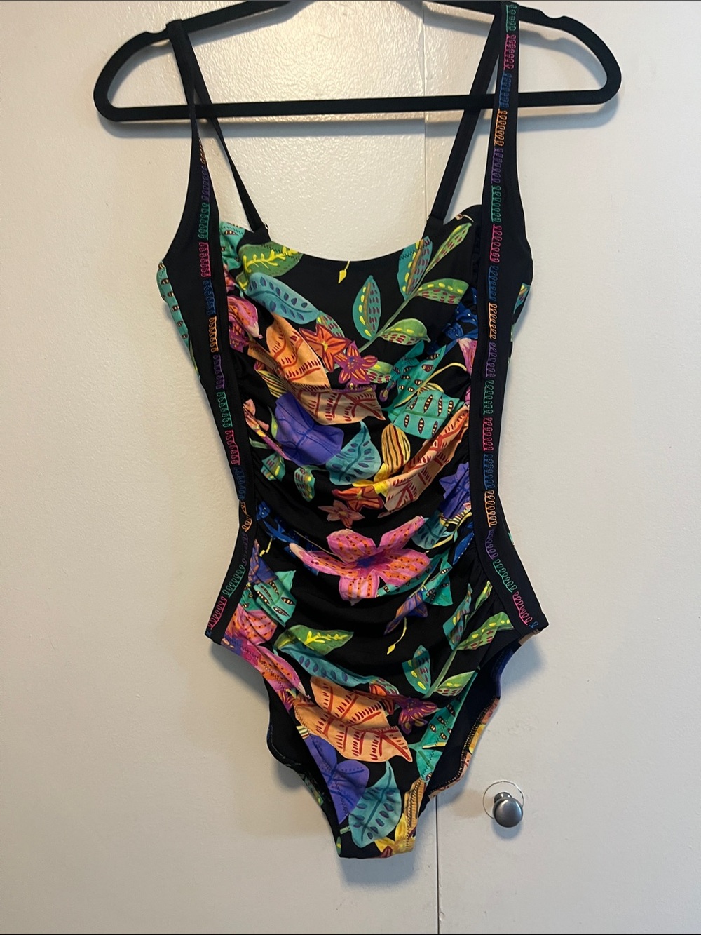 Johnny Was sz M Black Floral Scrunch Ruching One-Piece Swimsuit GREAT CONDITION